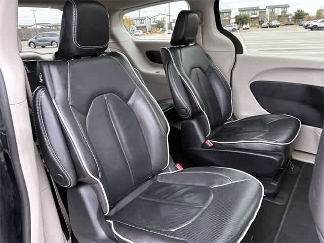 Thumbnail: 2023 Chrysler Pacifica - 22