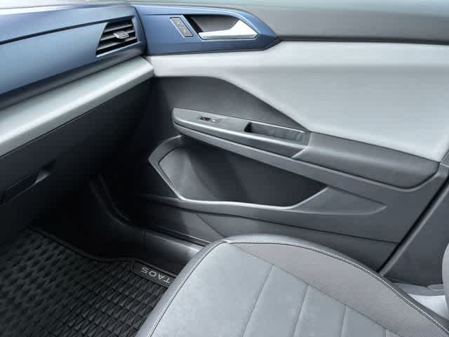 Thumbnail: 2022 Volkswagen Taos - 33