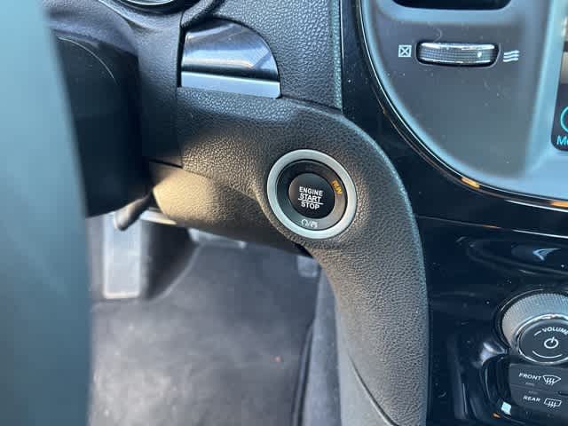 Thumbnail: 2023 Chrysler 300 - 15