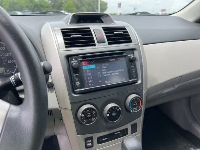 Thumbnail: 2013 Toyota Corolla - 16