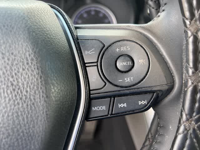 Thumbnail: 2021 Toyota Venza - 11