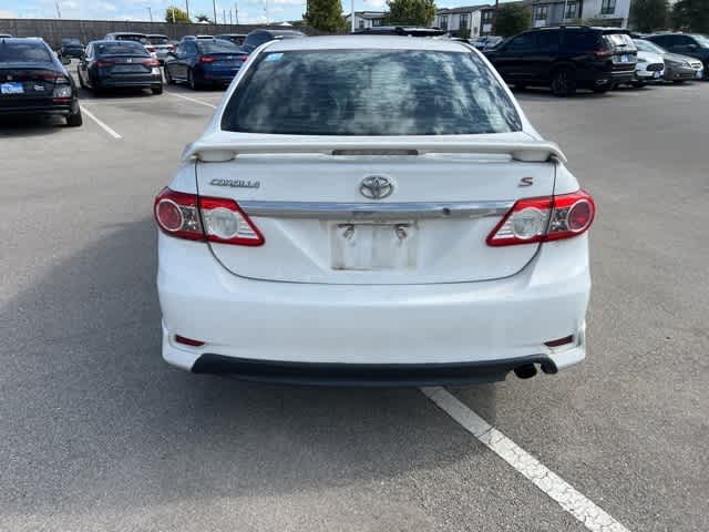 2011 Toyota Corolla S photo 3