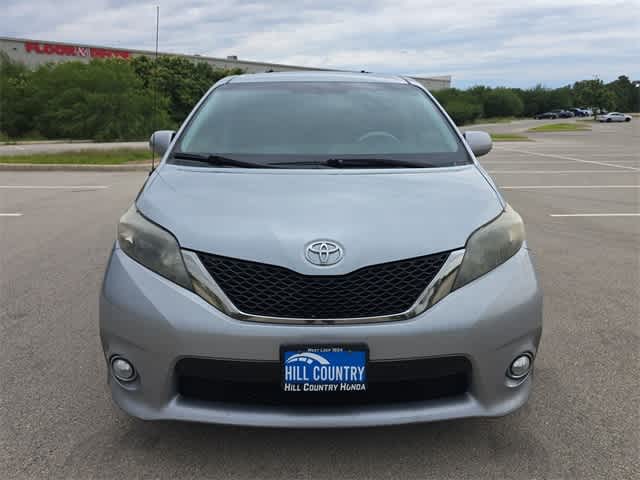 2013 Toyota Sienna SE 9