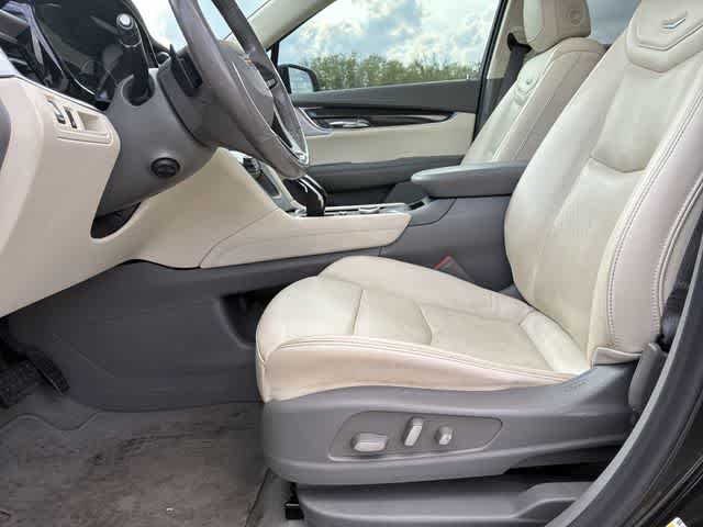 Thumbnail: 2021 Cadillac XT6 - 18