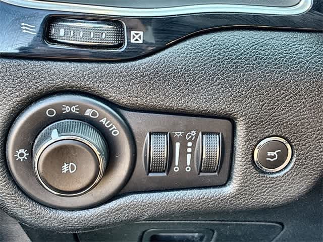 Thumbnail: 2023 Jeep Cherokee - 39