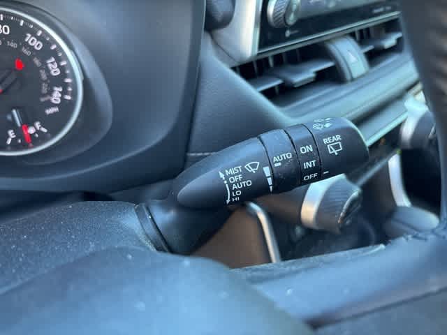 Thumbnail: 2022 Toyota RAV4 - 14