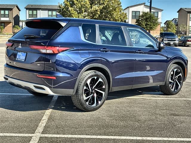 Thumbnail: 2023 Mitsubishi Outlander - 6