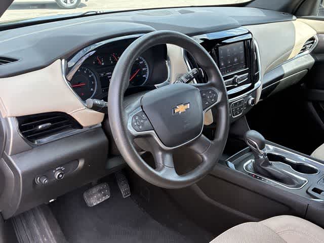 Thumbnail: 2023 Chevrolet Traverse - 2