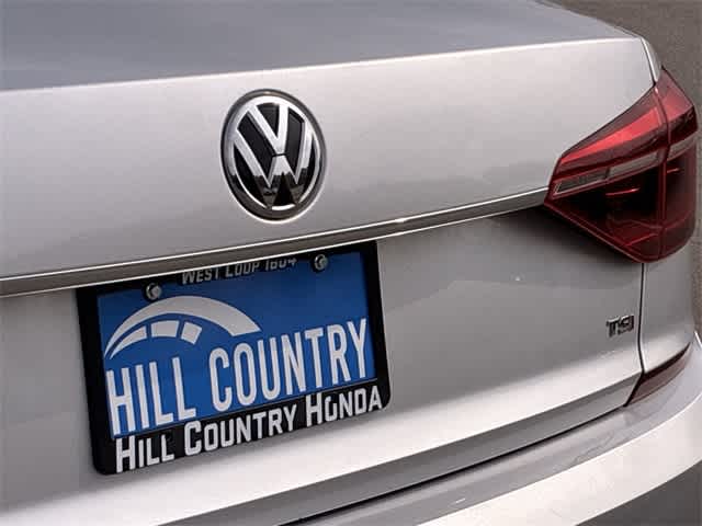 Thumbnail: 2017 Volkswagen Passat - 13