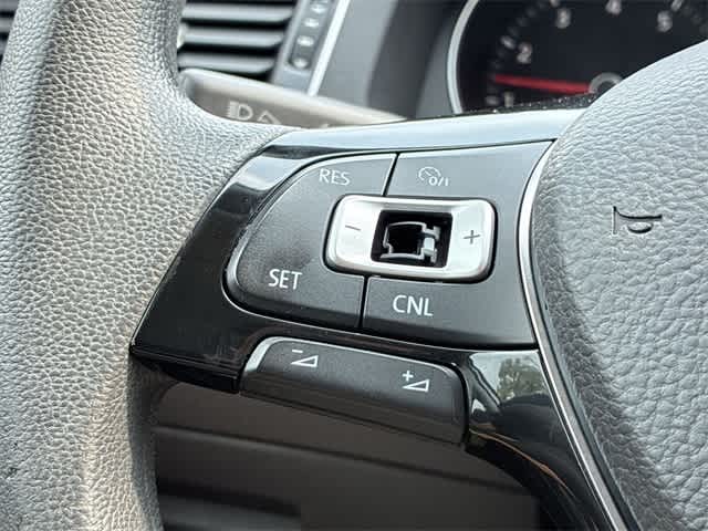 Thumbnail: 2017 Volkswagen Passat - 24