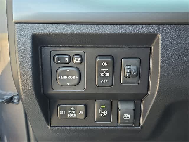 Thumbnail: 2017 Toyota Tundra - 42