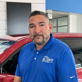 Staff member Victor Vela from ID_46beb5