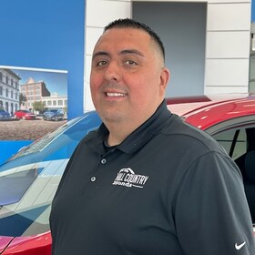 Staff member Enrique Perez from ID_46beb5