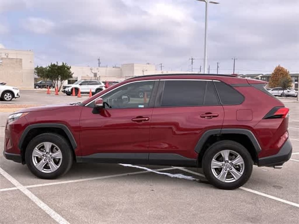 Used 2022 Toyota RAV4 XLE SUV