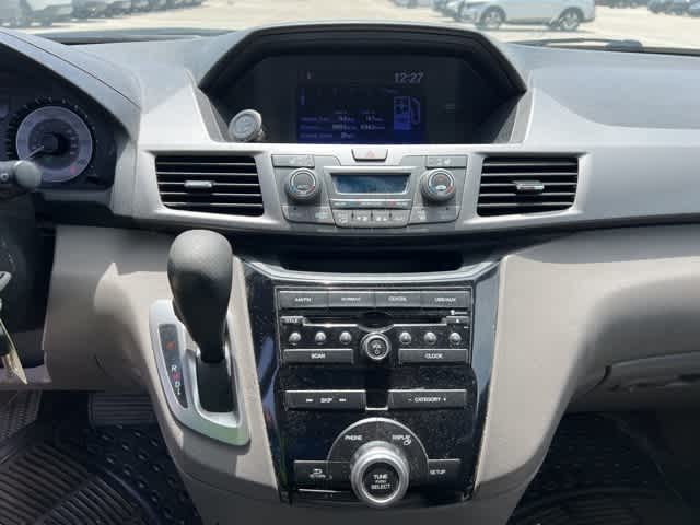 Thumbnail: 2013 Honda Odyssey - 17