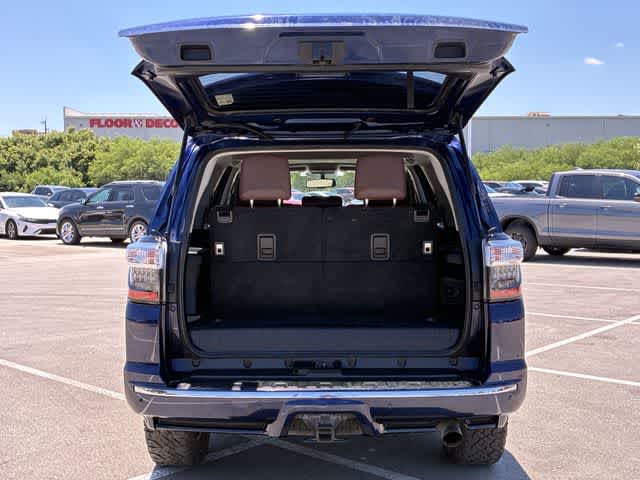 Thumbnail: 2017 Toyota 4Runner - 37