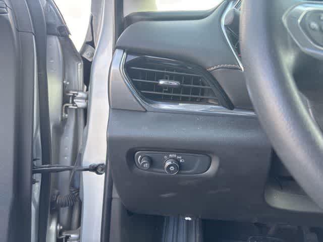 Thumbnail: 2018 Chevrolet Traverse - 10