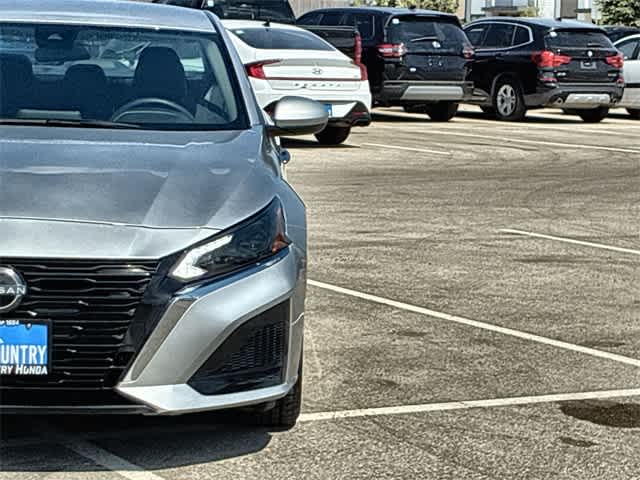 Thumbnail: 2023 Nissan Altima - 11