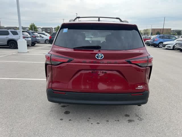 Thumbnail: 2021 Toyota Sienna - 4
