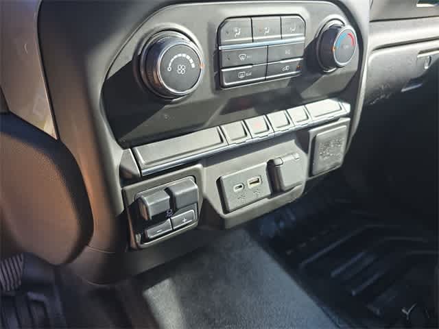 Thumbnail: 2021 Chevrolet Silverado 1500 - 31