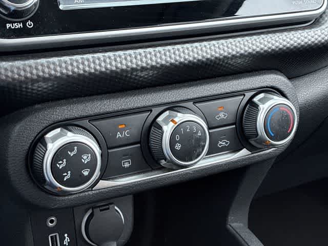 Thumbnail: 2020 Nissan Kicks - 39