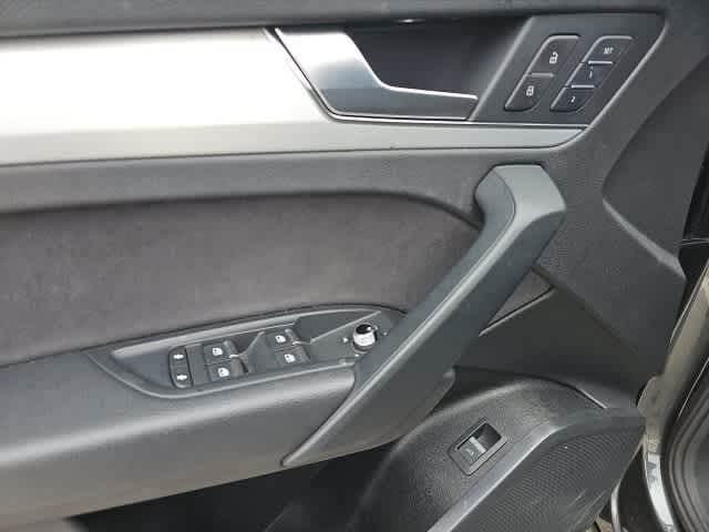 Thumbnail: 2021 Audi SQ5 - 10