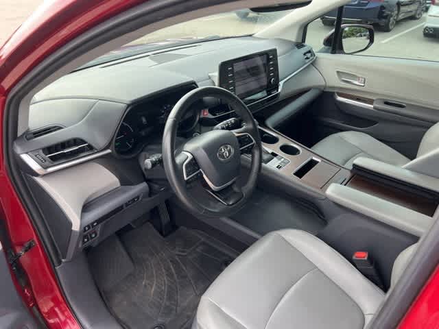 Thumbnail: 2021 Toyota Sienna - 9