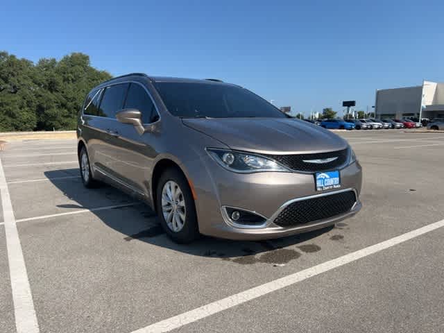 Thumbnail: 2017 Chrysler Pacifica - 7
