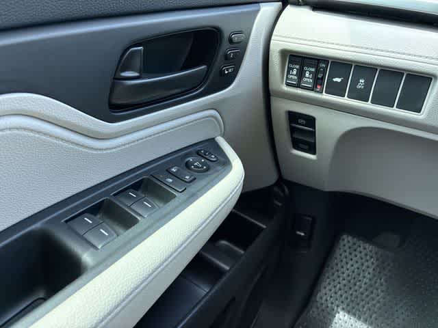 Thumbnail: 2026 Honda Odyssey - 40