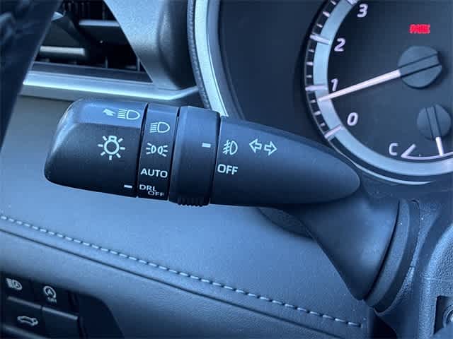 Thumbnail: 2023 Toyota Highlander - 29