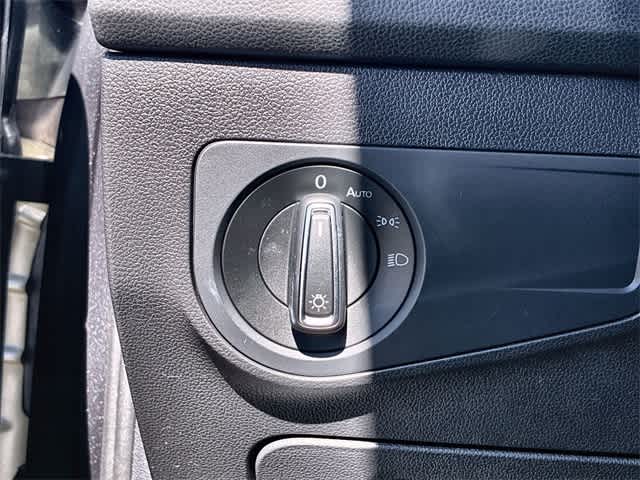 Thumbnail: 2020 Volkswagen Tiguan - 39