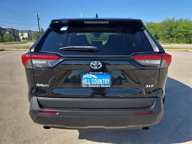 2021 Toyota RAV4 XLE 5