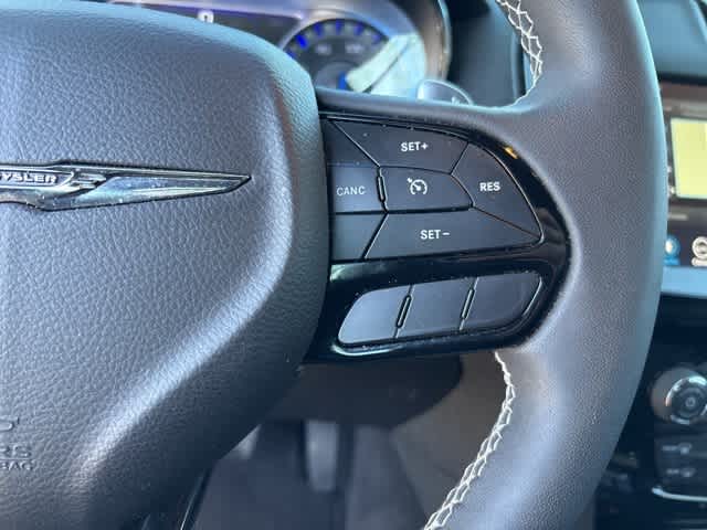 Thumbnail: 2023 Chrysler 300 - 11