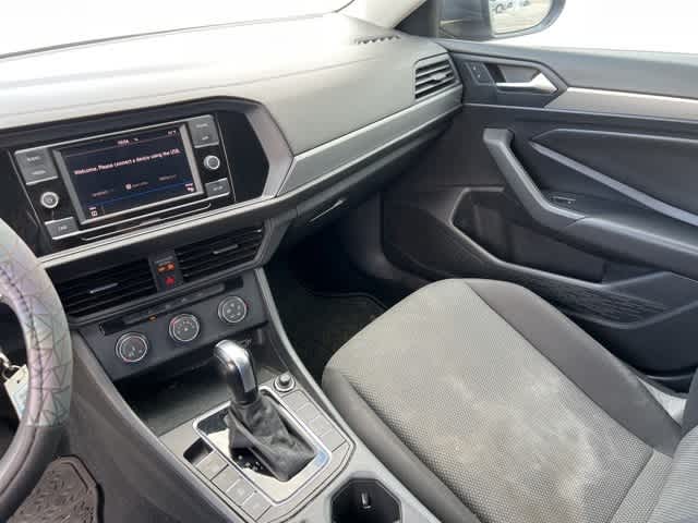 Thumbnail: 2019 Volkswagen Jetta - 18