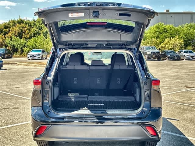 Thumbnail: 2023 Toyota Highlander - 35