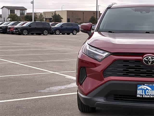 Thumbnail: 2022 Toyota RAV4 - 10