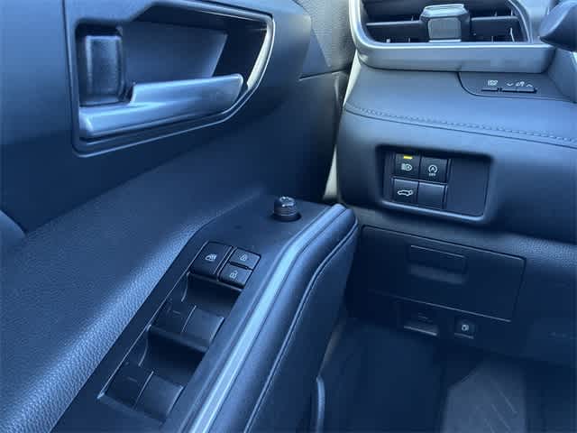 Thumbnail: 2023 Toyota Highlander - 40