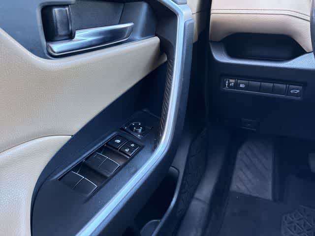 Thumbnail: 2021 Toyota RAV4 - 40