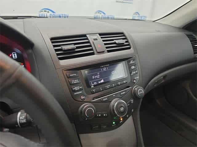 Thumbnail: 2005 Honda Accord - 31