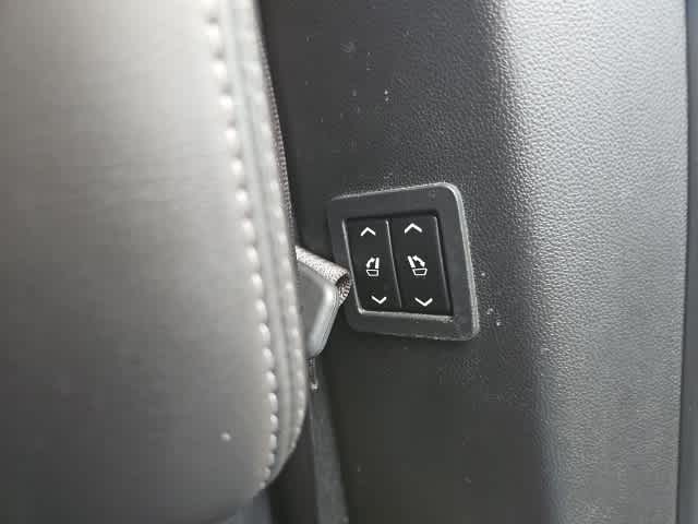 Thumbnail: 2021 Cadillac XT6 - 23