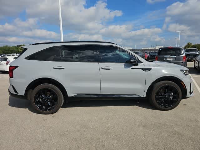 Thumbnail: 2023 Kia Sorento - 4