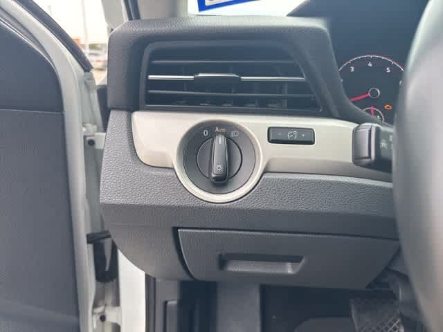 Thumbnail: 2022 Volkswagen Passat - 10