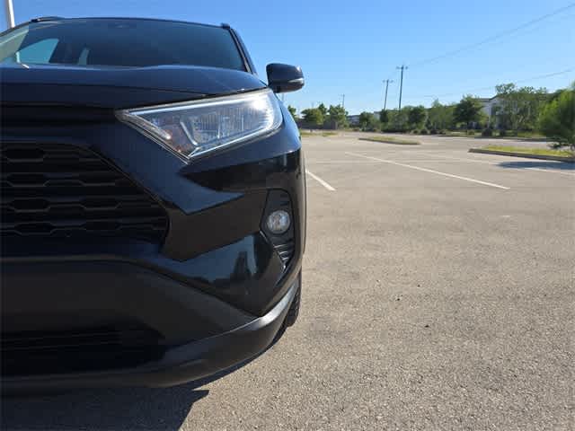 2021 Toyota RAV4 XLE 11
