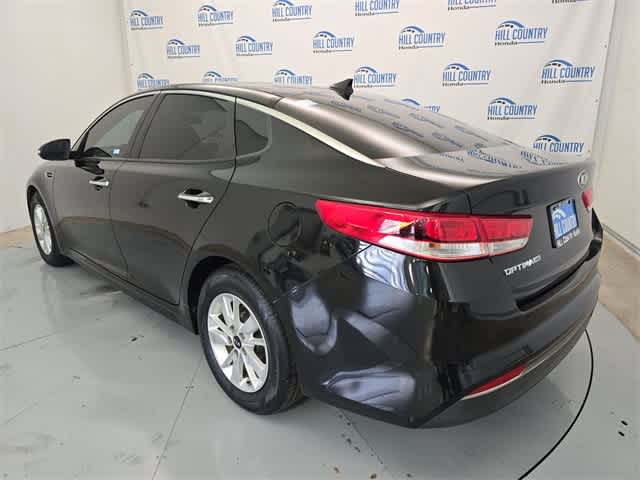 Thumbnail: 2016 Kia Optima - 4