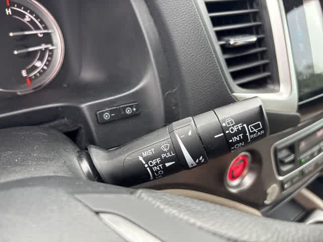 Thumbnail: 2016 Honda Pilot - 17