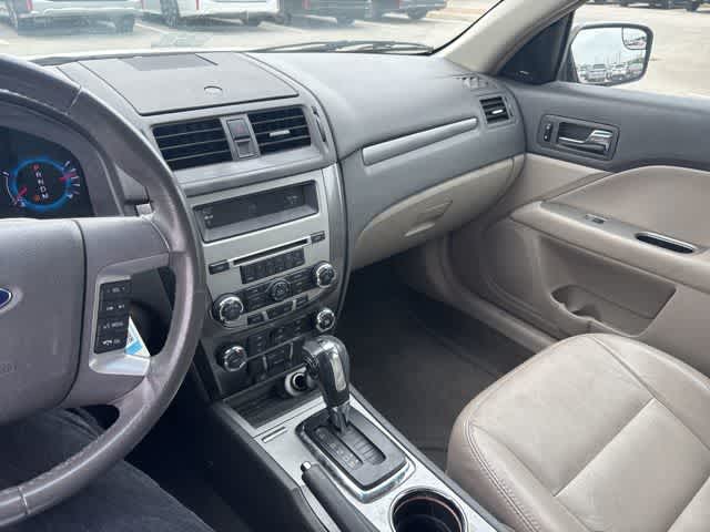Thumbnail: 2011 Ford Fusion - 19