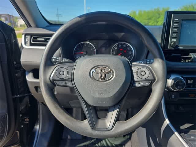 2021 Toyota RAV4 XLE 23