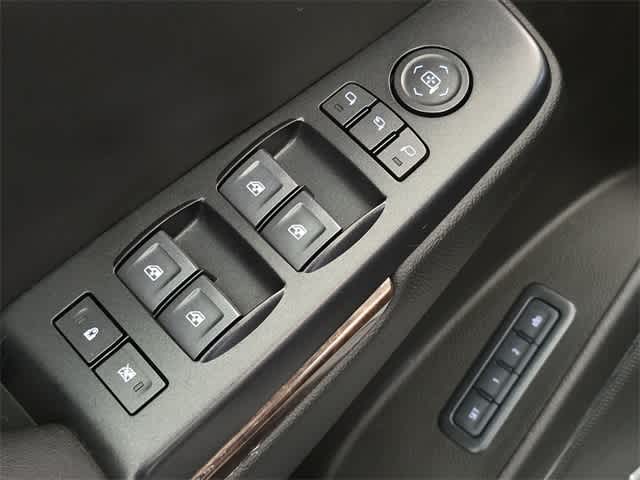 Thumbnail: 2019 Chevrolet Tahoe - 40
