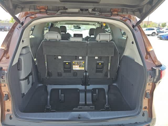 Thumbnail: 2022 Toyota Sienna - 20