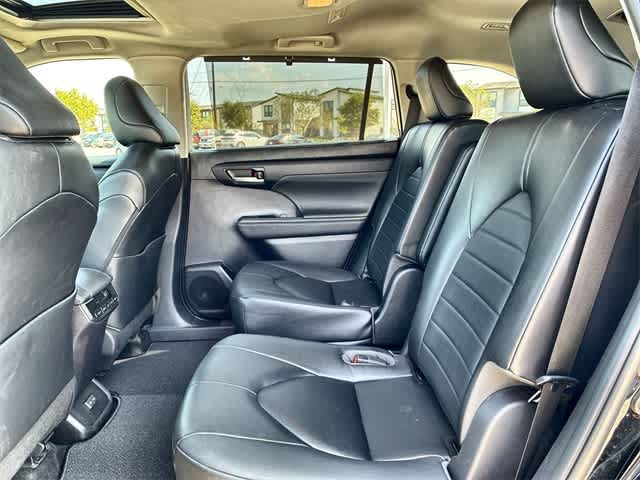 Thumbnail: 2023 Toyota Highlander - 21